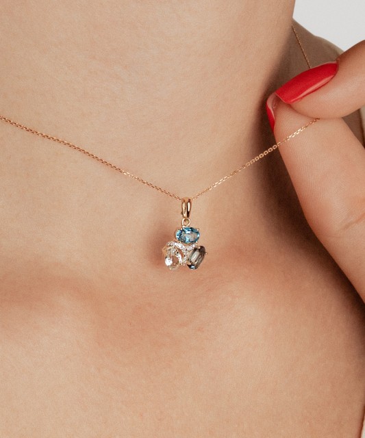 Подвеска из желтого золота с лондонскими топазами, топазами и бриллиантами