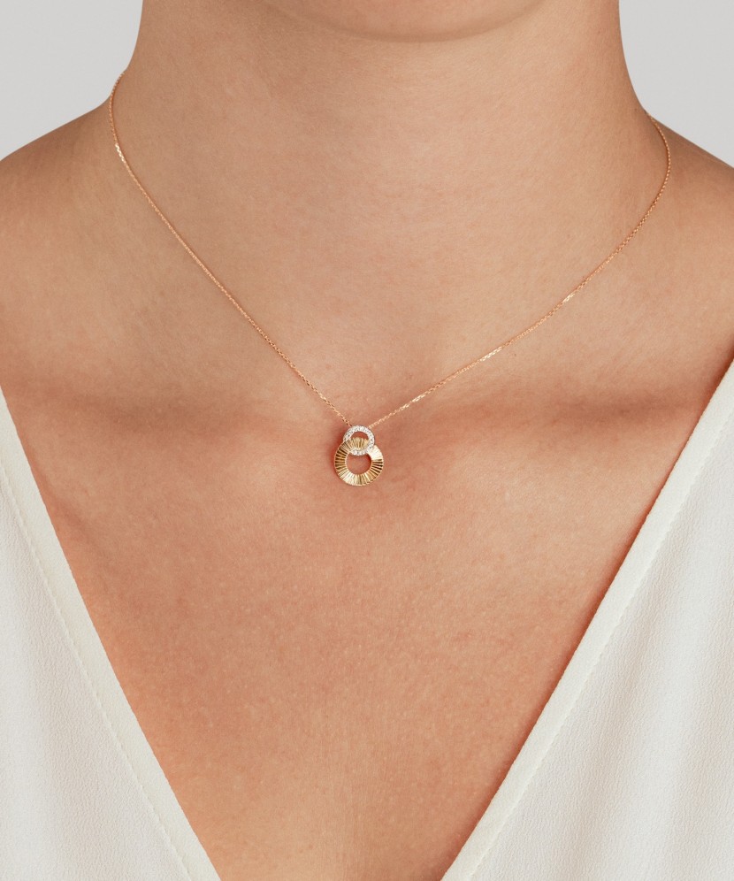 Kollasest Kullast Ripats Teemantidega