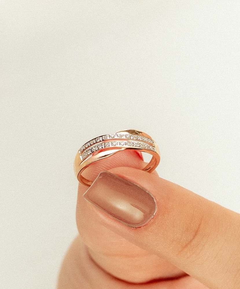 Kuldsõrmus teemanditega