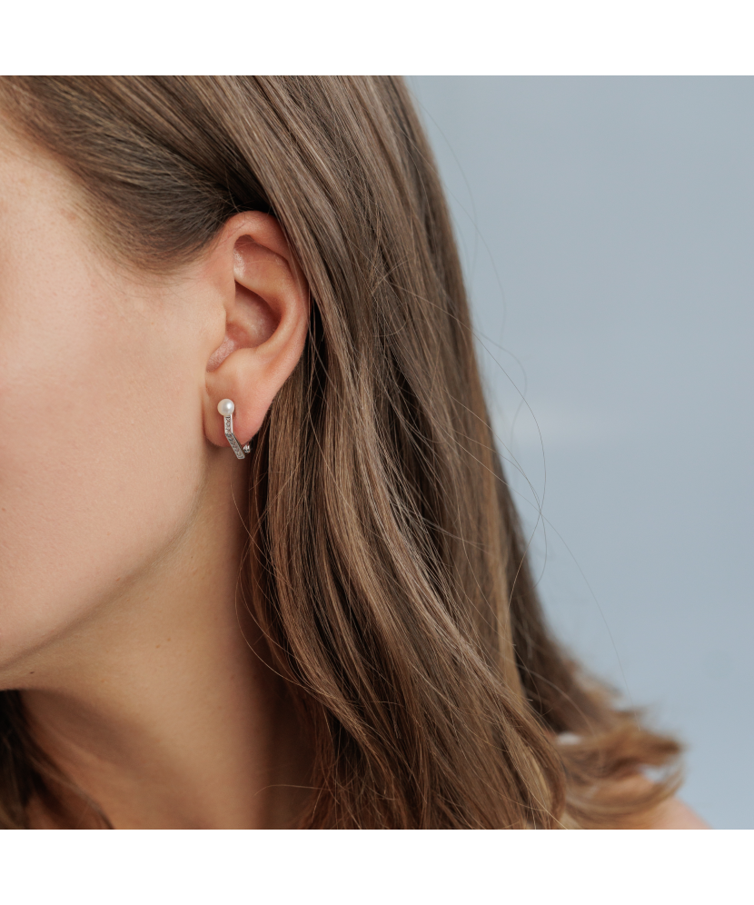 Hõbekõrvarõngad pärlite ja tsirkoonidega