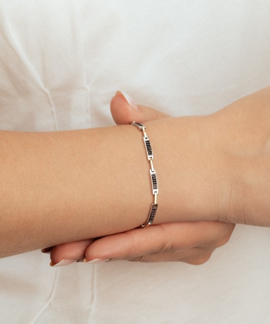 Hõbekäevõru tsirkoonidega kullatud