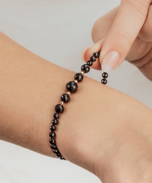 Oonüksi ja kullaga käevõru