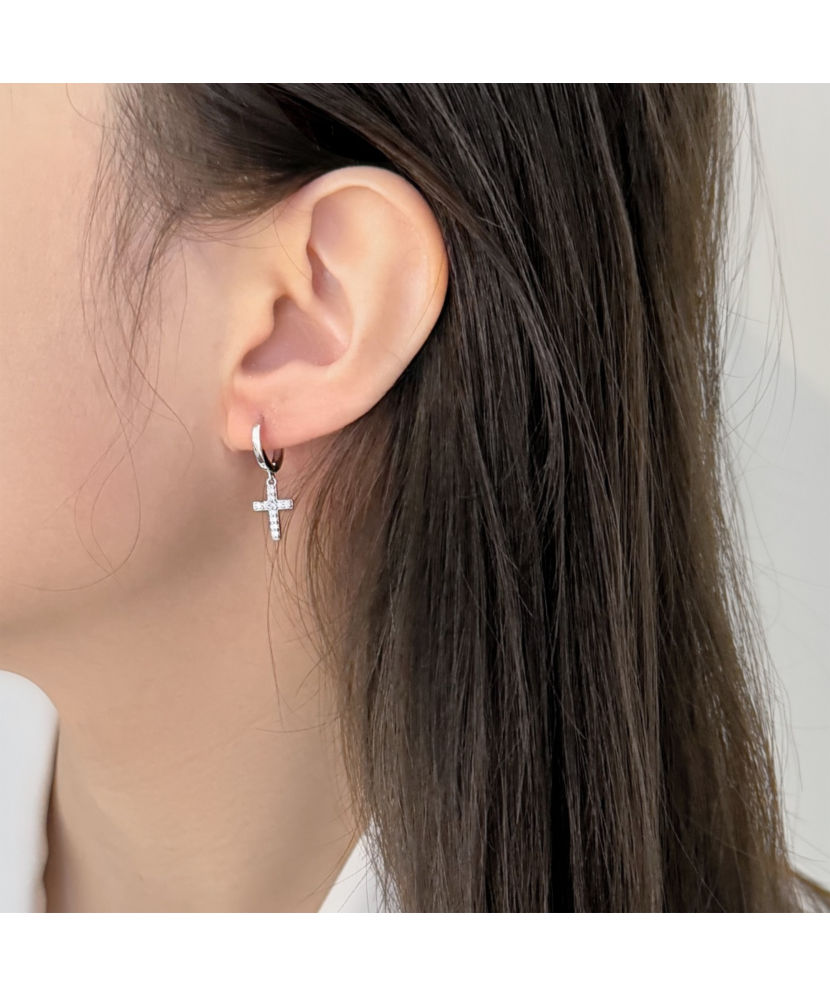 Hõbedast kõrvarõngad tsirkoonide "Ristid"