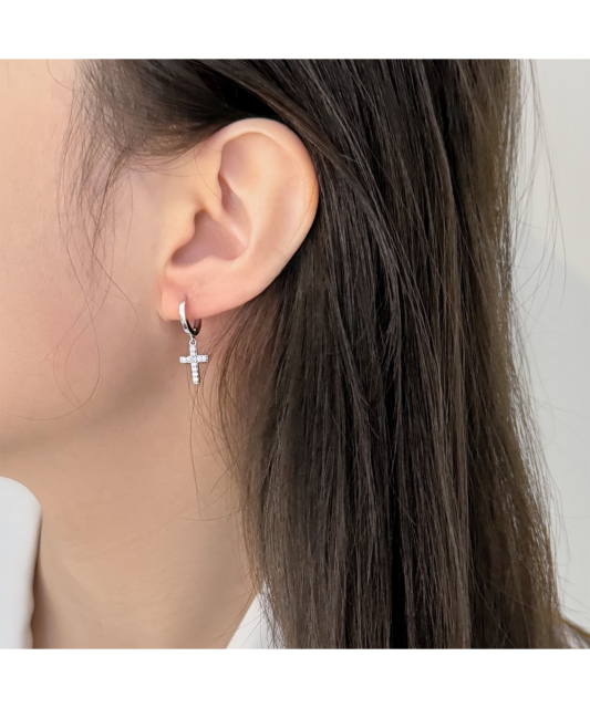 Серьги из серебра с цирконом "Кресты"