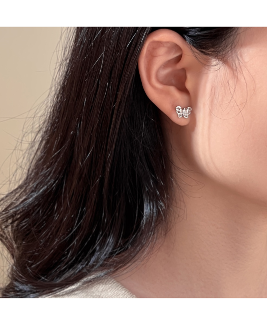 Hõbekõrvarõngad tsirkoonidega "Liblikas"