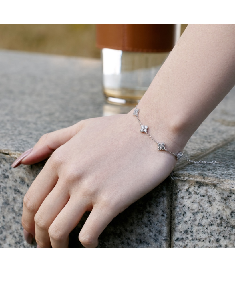 Hõbekäevõru tsirkoonidega