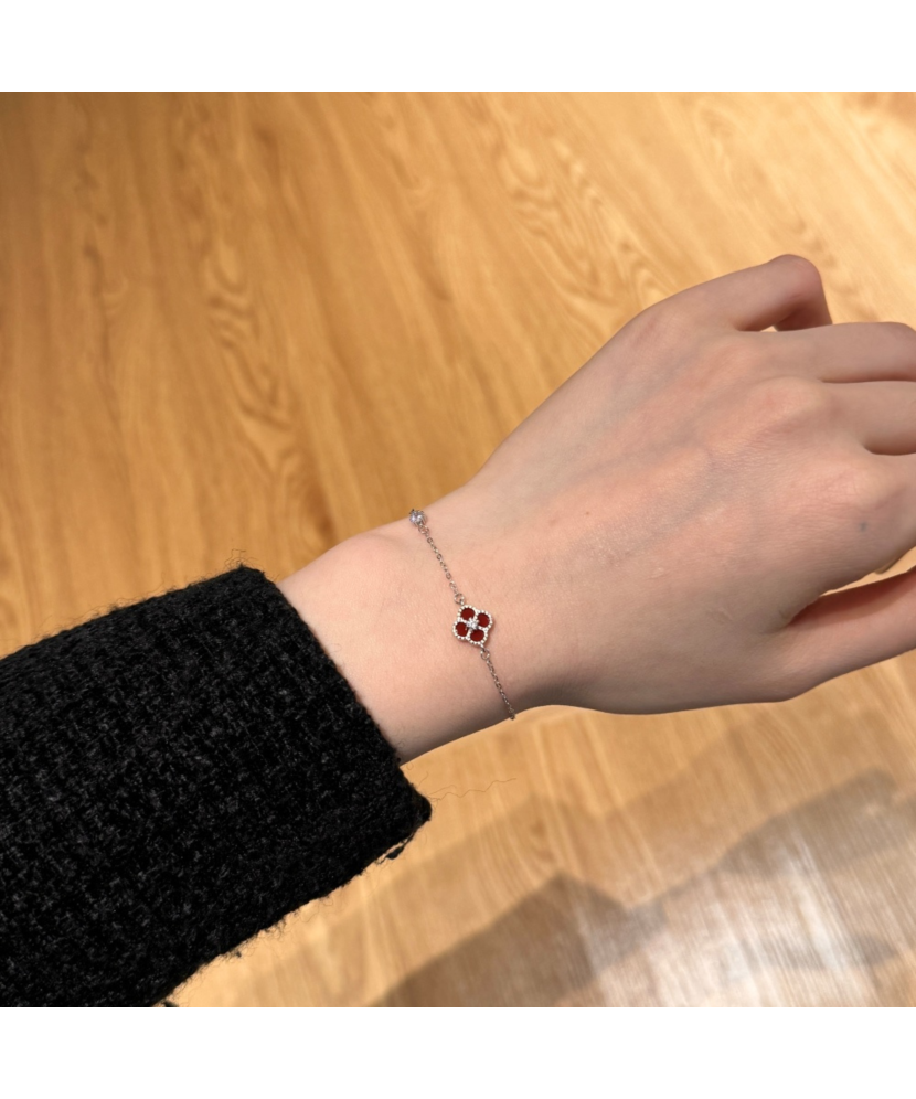 Hõbedane käevõru tsirkoonide ja pärlmutteriga