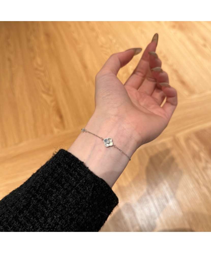 Серебряный браслет с цирконами и перламутром