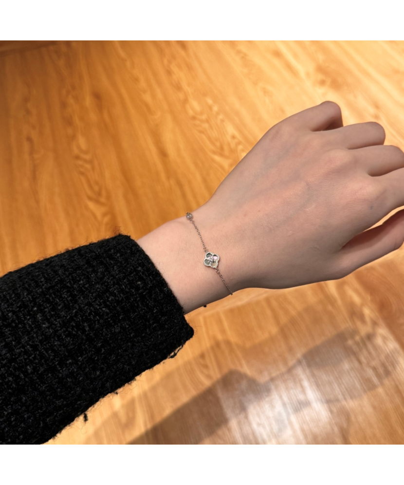 Hõbedane käevõru tsirkoonide ja pärlmutteriga