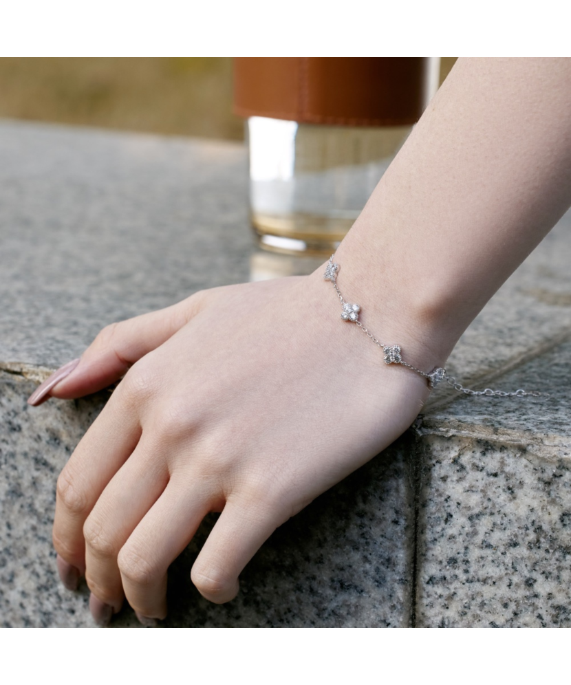 Hõbekäevõru tsirkoonidega