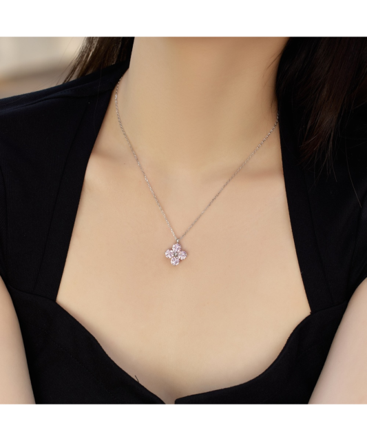 Серебряная цепочка с подвеской из циркона