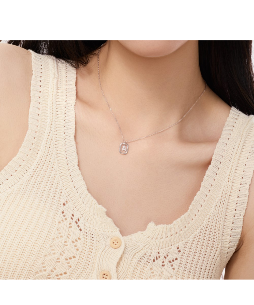 Hõbedane kett tsirkooniga ripatsiga "Täht A"