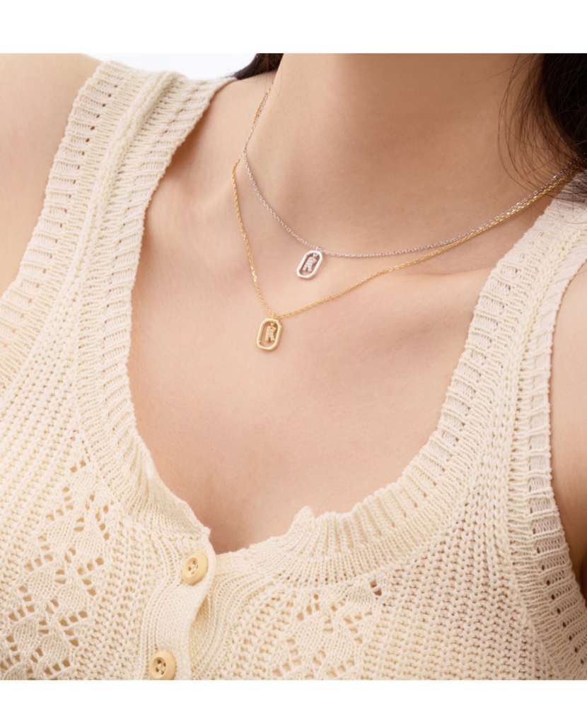 Hõbedane kett tsirkooniga ripatsiga "Täht K"