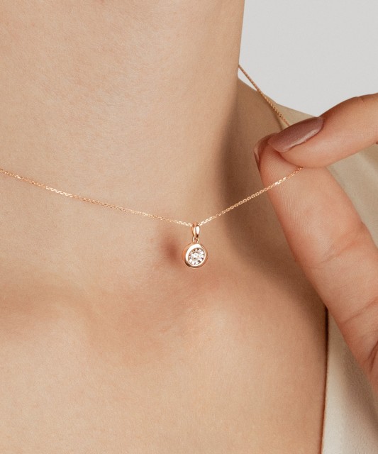 Золотой подвеска с алмазом