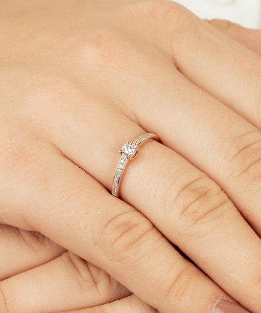 Золотое кольцо с алмазами