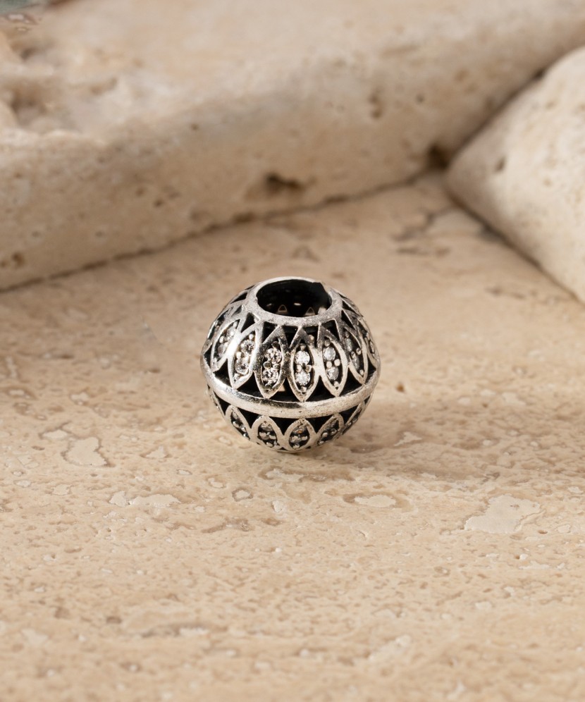 Kullatud hõberipats tsirkoonidega "Vaadike"