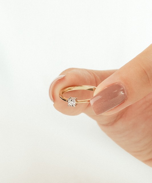 Kollasest Kullast Sõrmus Teemantide