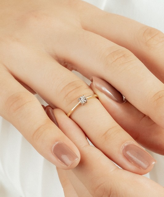 Kollasest Kullast Sõrmus Teemantide