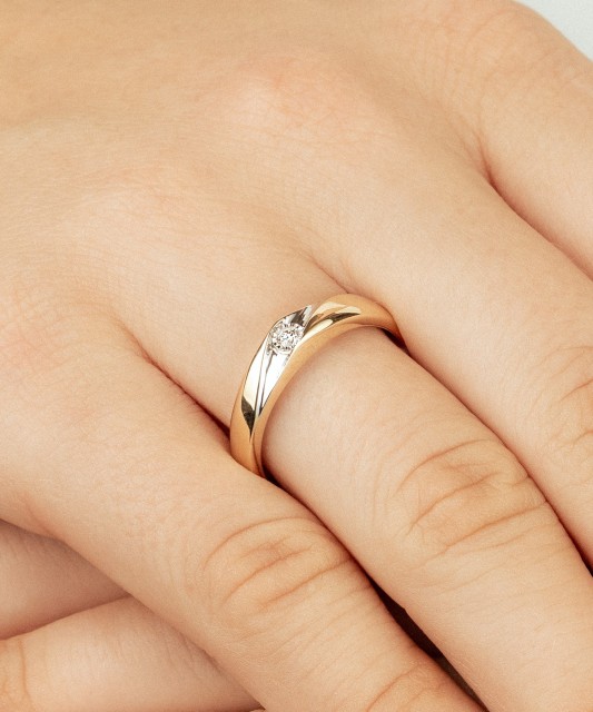 Kollasest Kullast Sõrmus Teemantide