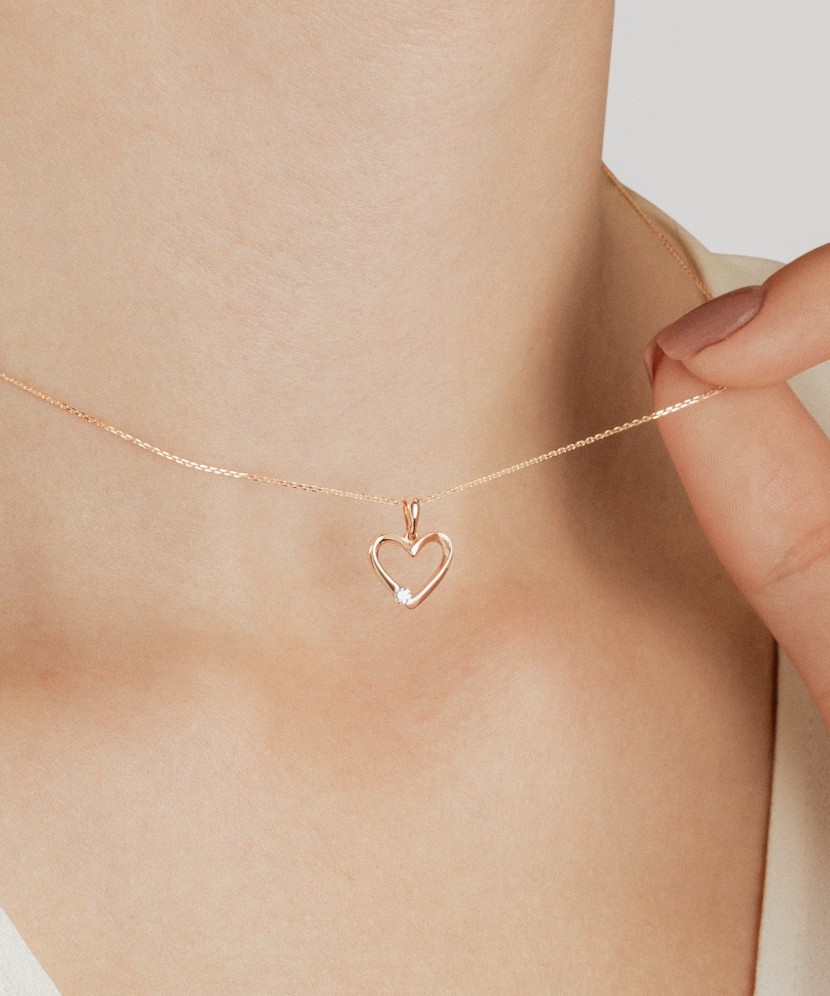 Kuldne ripats teemantidega "Süda"