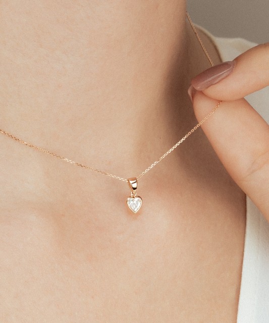 Kuldripats tsirkooniga "südameke"