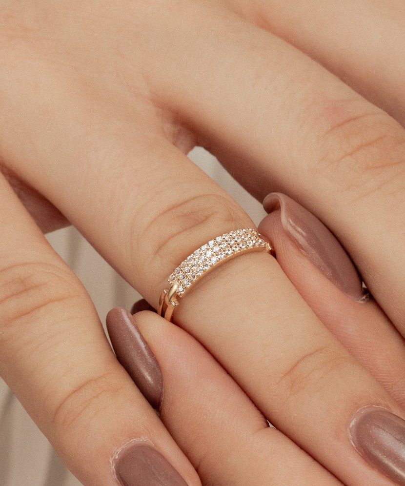 Золотое кольцо с цирконами