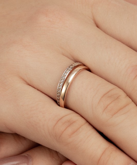 Золотое кольцо с цирконами