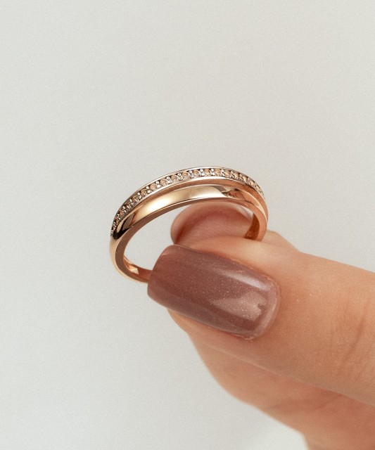 Золотое кольцо с цирконами