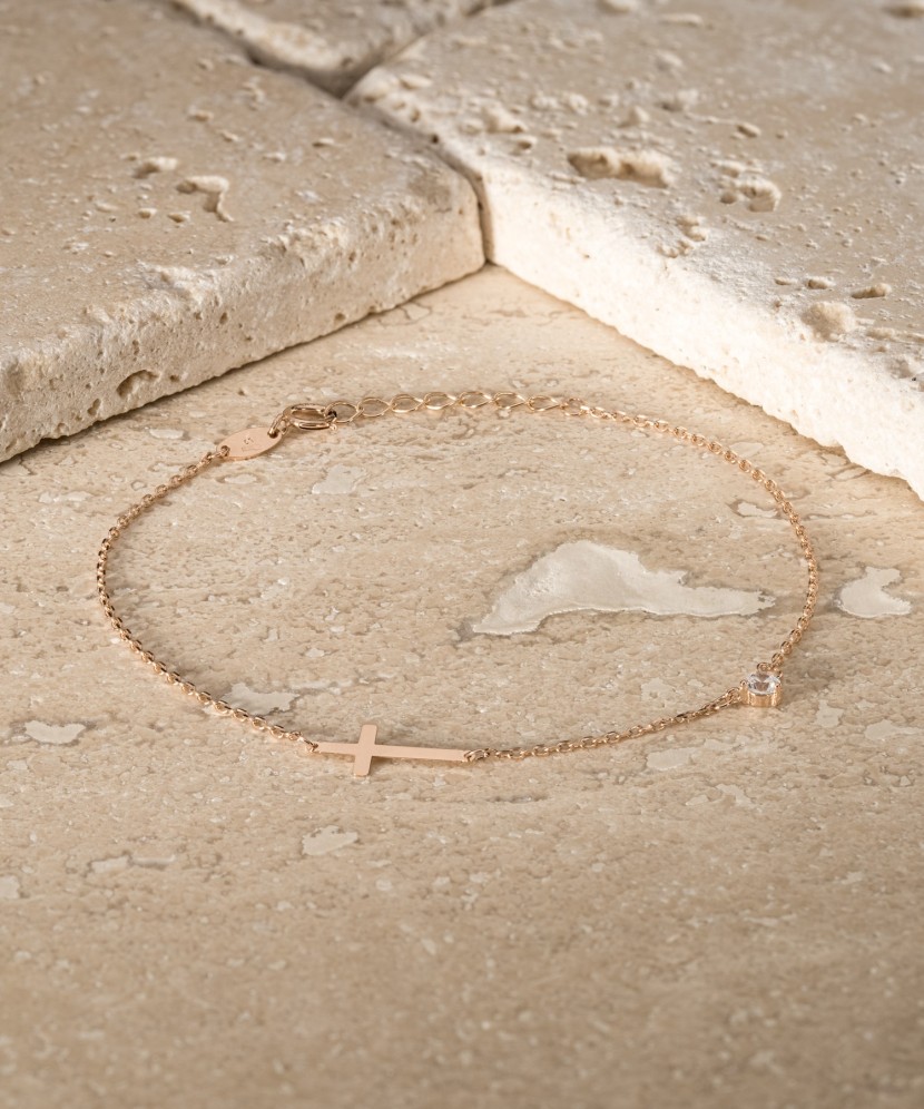 Kuldkäevõru tsirkooniga