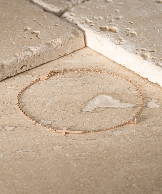 Kuldkäevõru tsirkooniga