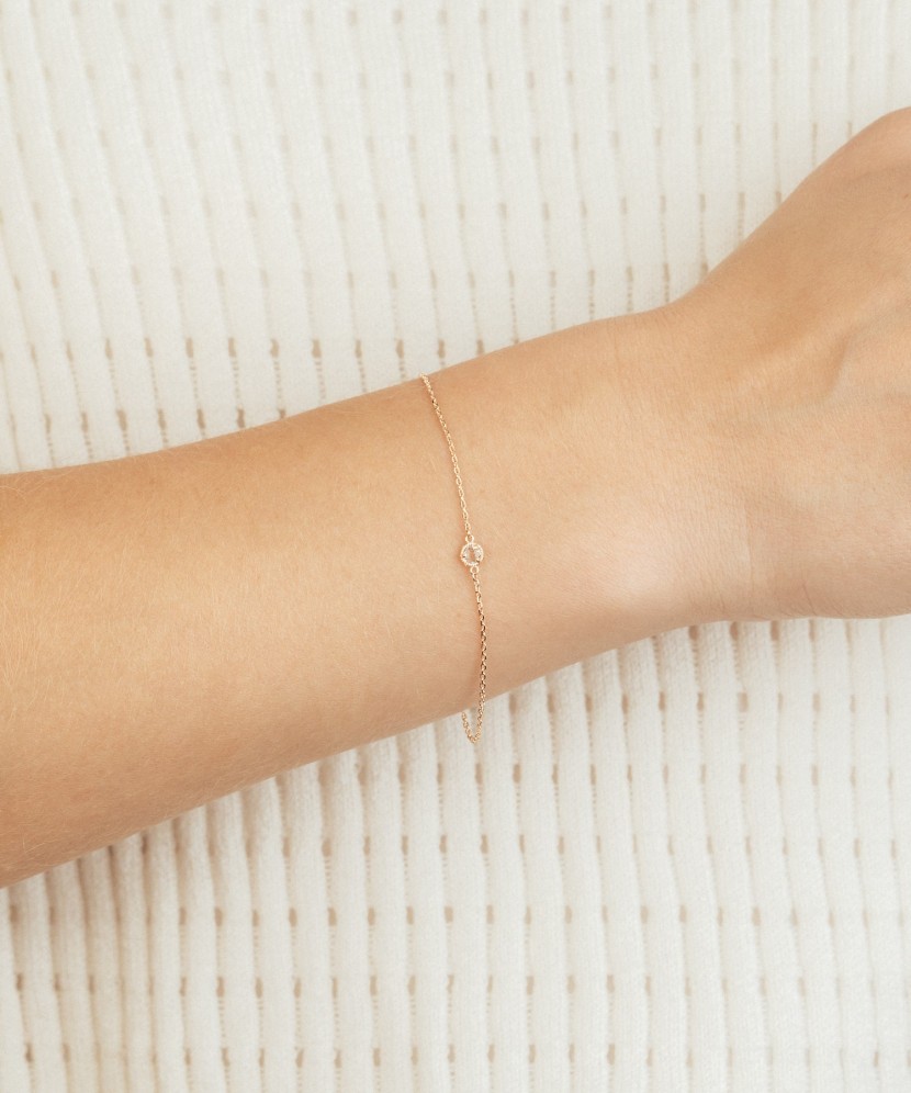 Kuldkäevõru tsirkooniga