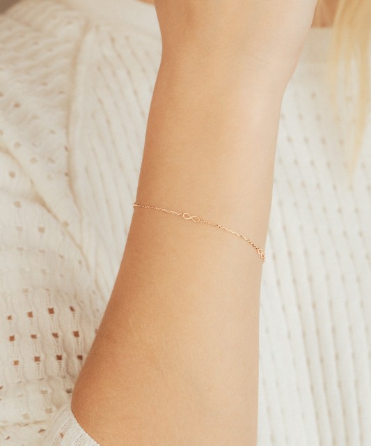 Золотой браслет "Бесконечность"