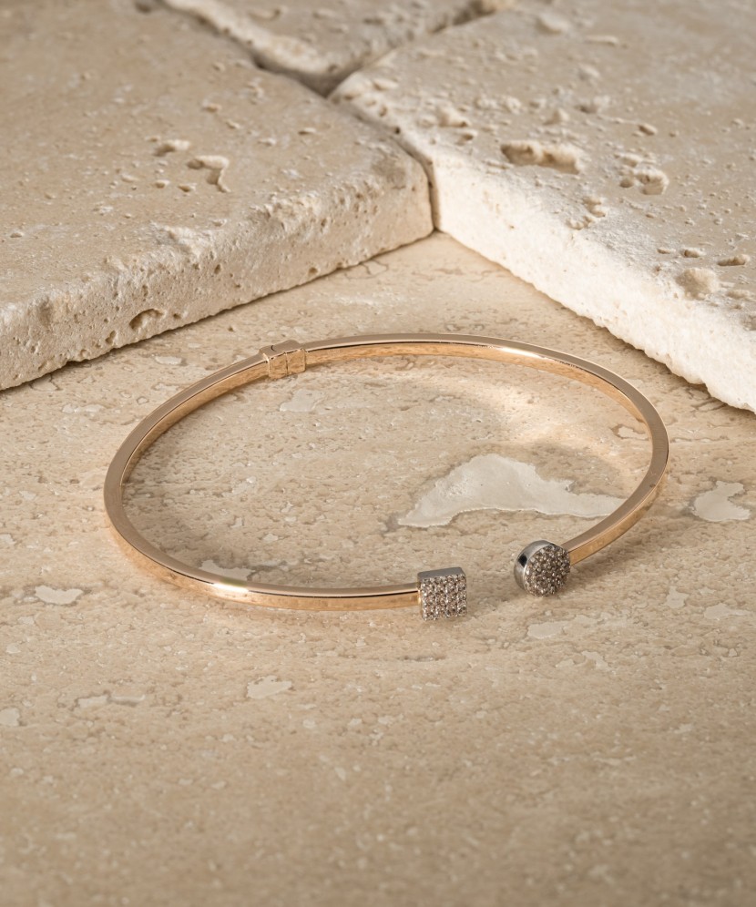 Kuldkäevõru tsirkoonidega