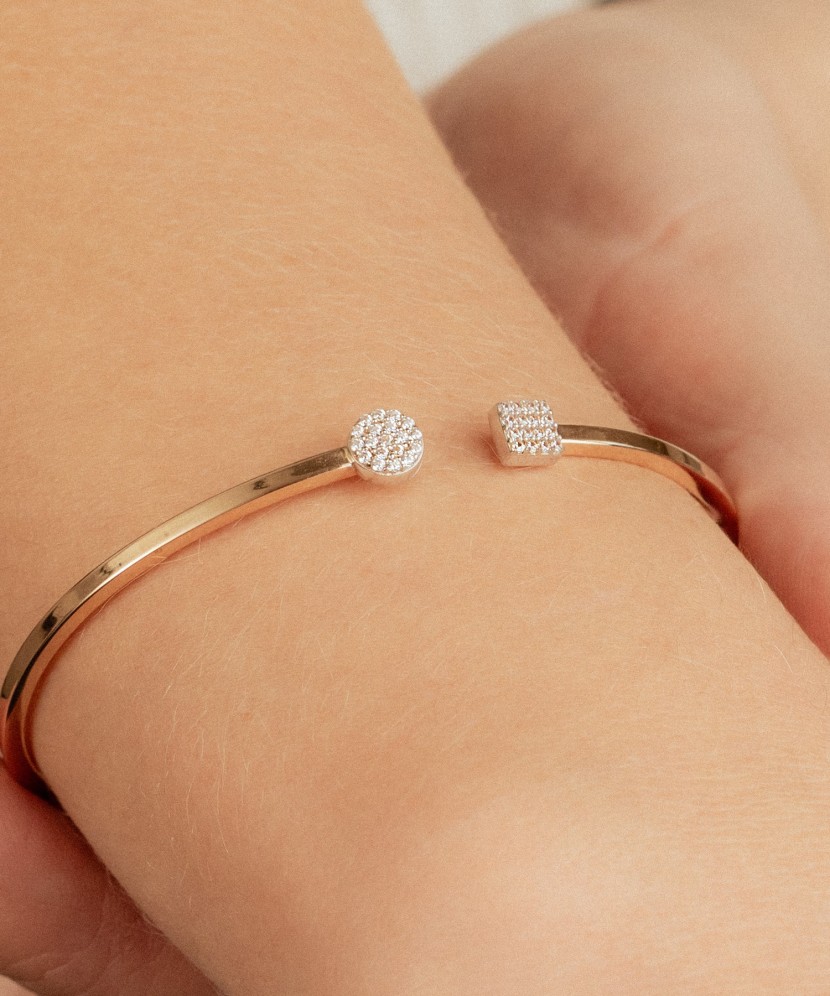 Kuldkäevõru tsirkoonidega