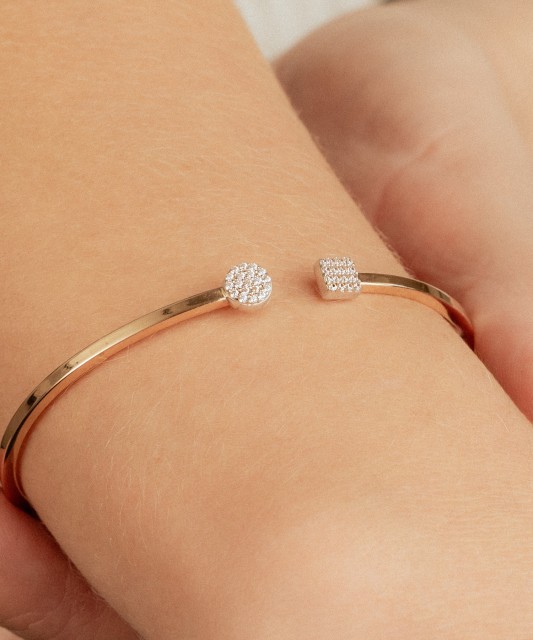 Kuldkäevõru tsirkoonidega