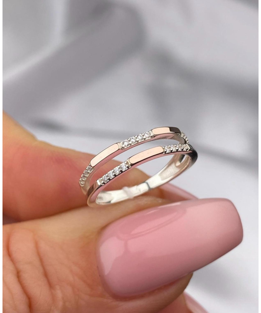 Кольцо из позолоченного серебра с цирконами