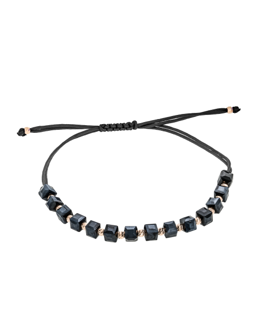 Mustast lõngast käevõru kulla ja Hematiitidega