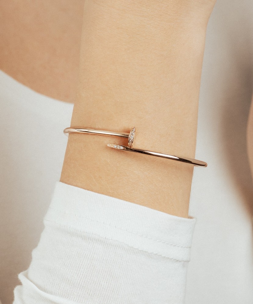 Kuldkäevõru tsirkoonidega