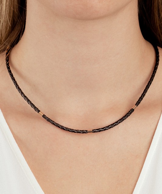 Nahast käevõru kullaga