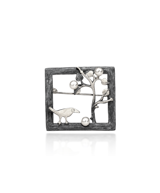 Серебряная брошь с жемчугом