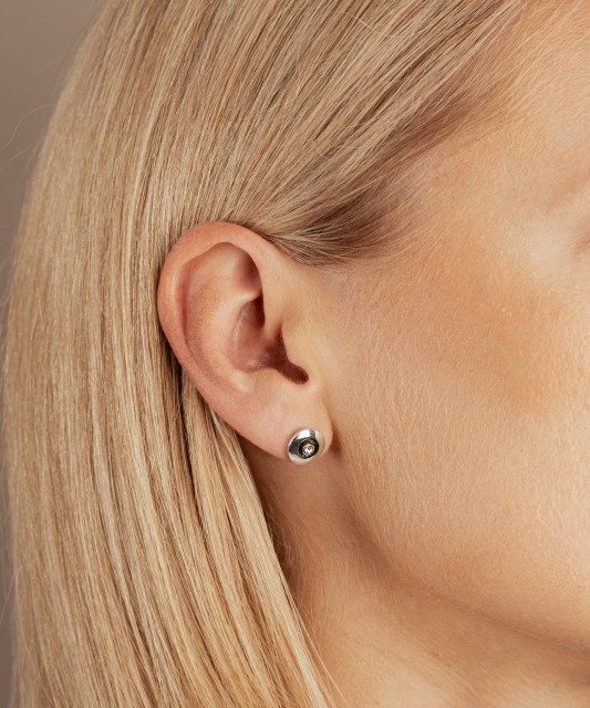 Hõbekõrvarõngad tsirkoonidega