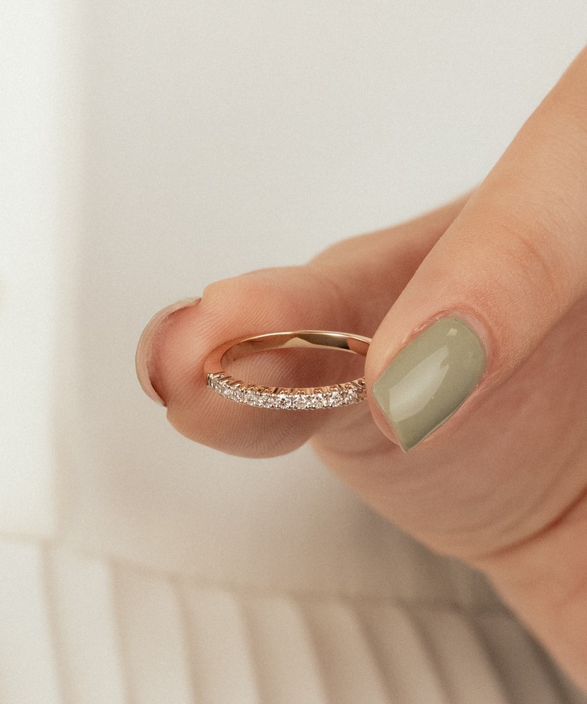 Kuldsõrmus briljantitega