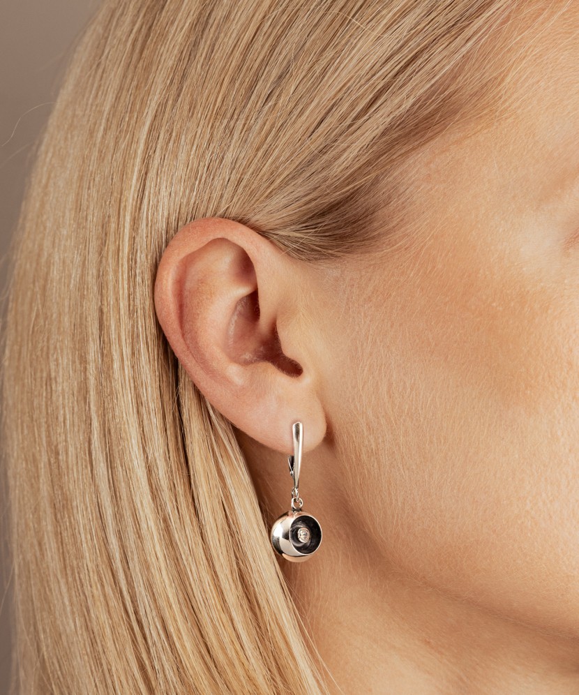 Hõbekõrvarõngad tsirkoonidega