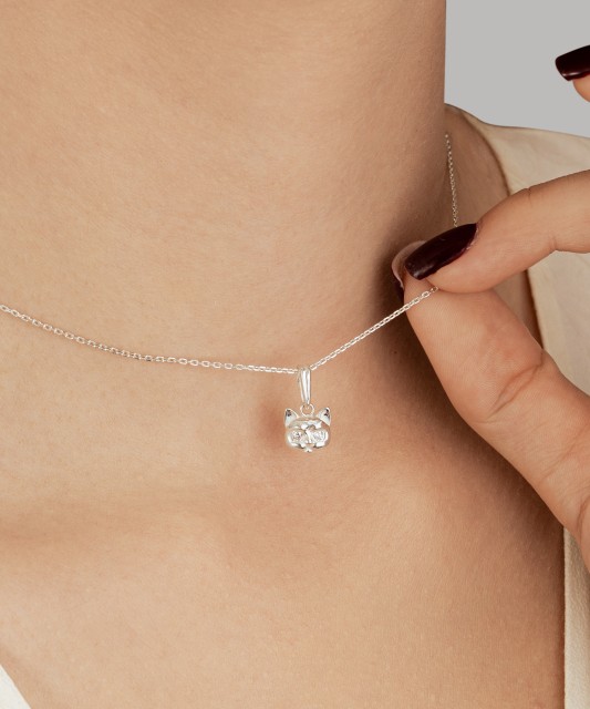 Hõberipats tsirkoonidega "Kass"