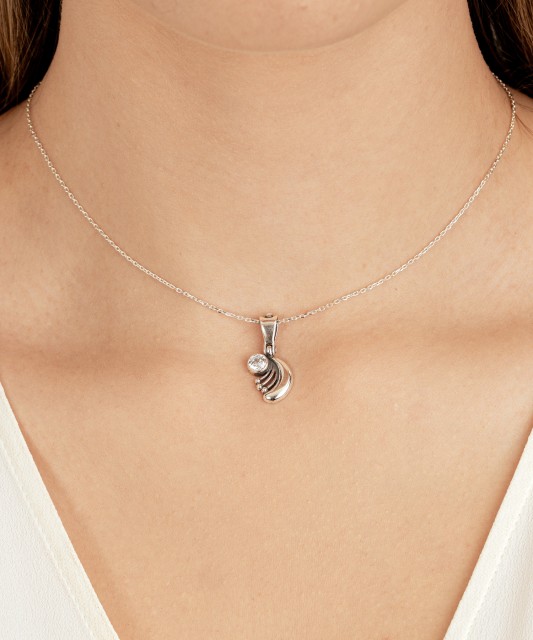 Hõberipats tsirkooniga