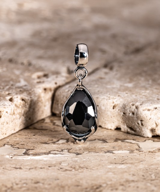 Hõberipats kristalliga