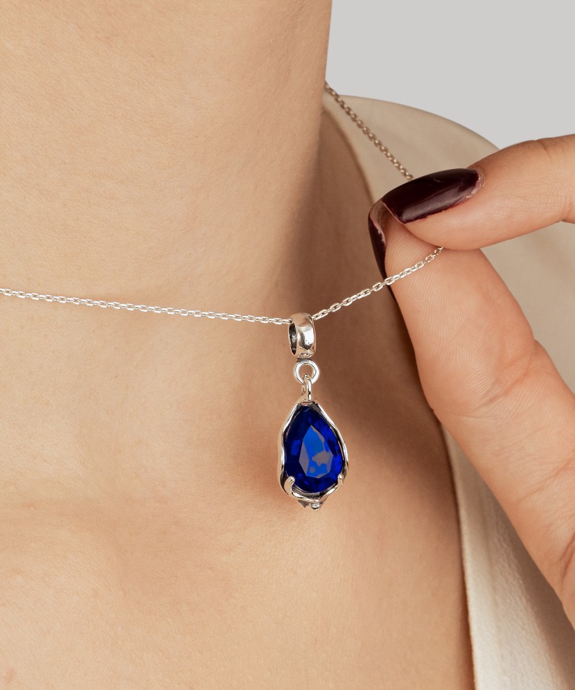 Hõberipats kristalliga