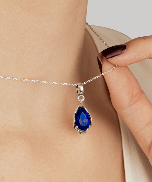 Hõberipats kristalliga