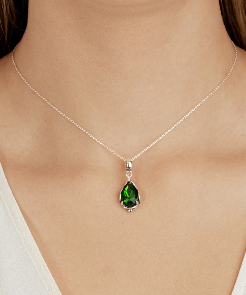 Hõberipats kristalliga