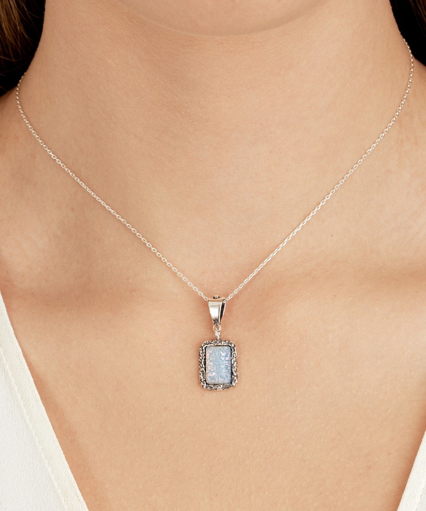 Hõbedane ripats kuupaelaga